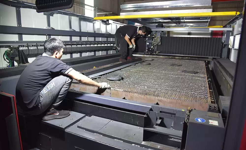 三菱牌 光纖雷射4米加工機 ML4020RX-F40